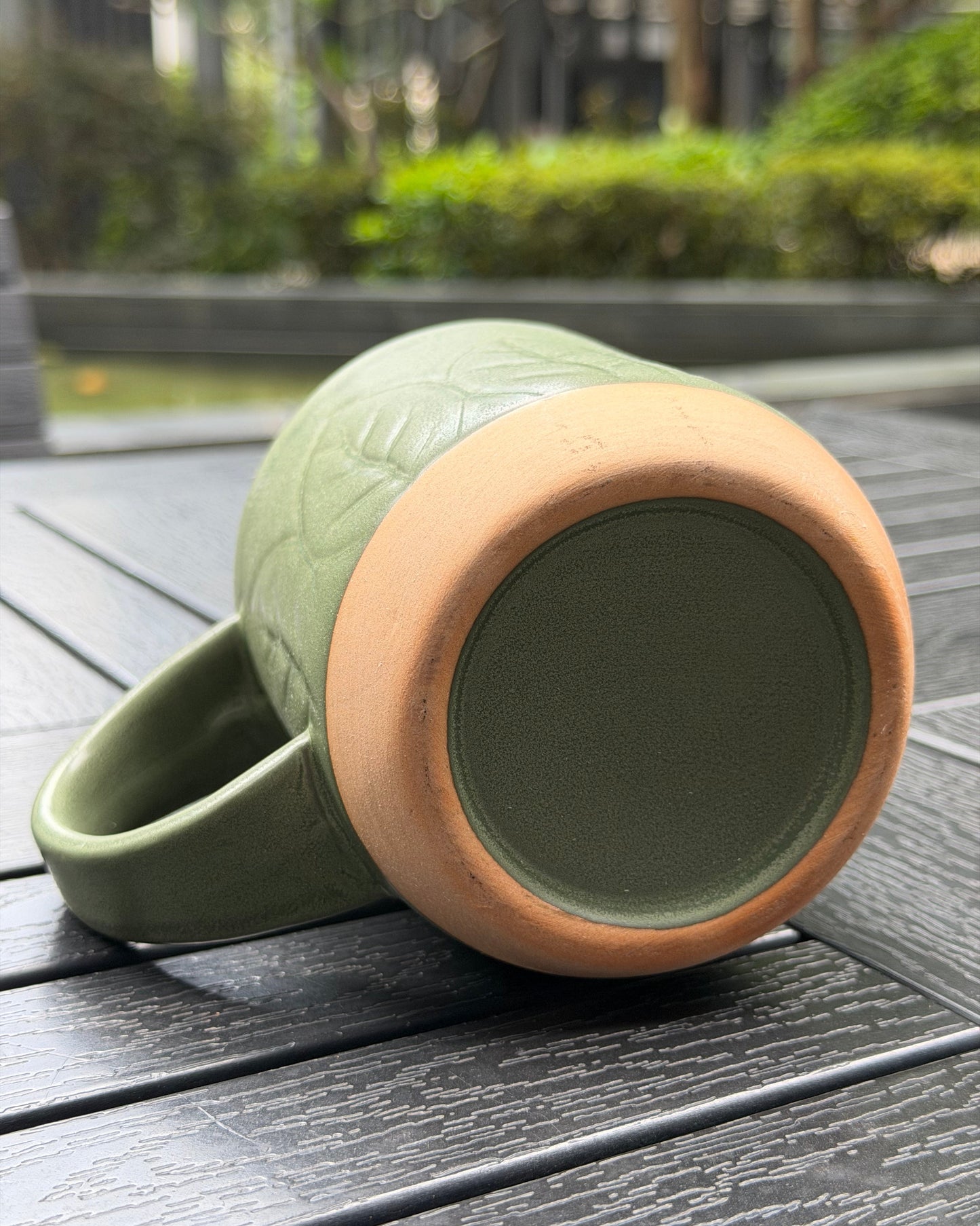 Woodland Sprig Stoneware Mug – bottom view showing high-fired stoneware base